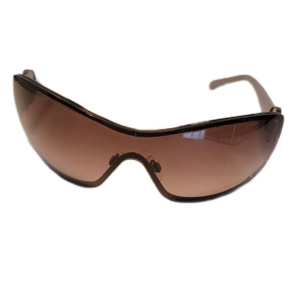 authentic Chanel brown gradient camelia sunglasses | black Chanel case included - Picture 5 of 11